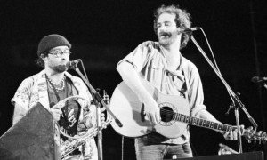 Lucio-Dalla-e-Francesco-De-Gregori-nel-1979_h_partb
