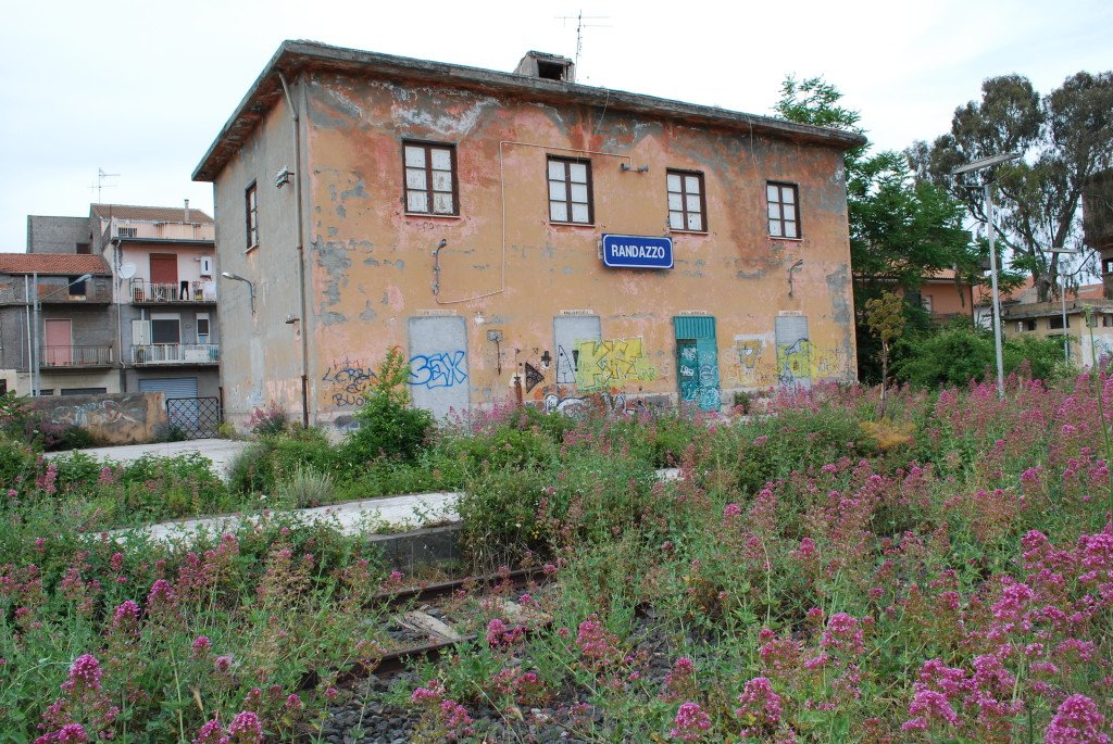 Stazione di Randazzo lungo l'ex Ferrovia Alcantara-Randazzo (ME)