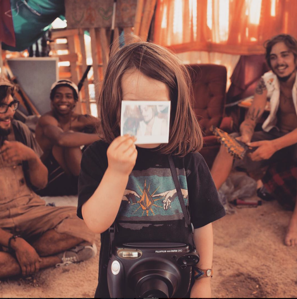 Hawkeye Huey shooting at Slab City Rebel Circus Camp ©Aaron Huey
