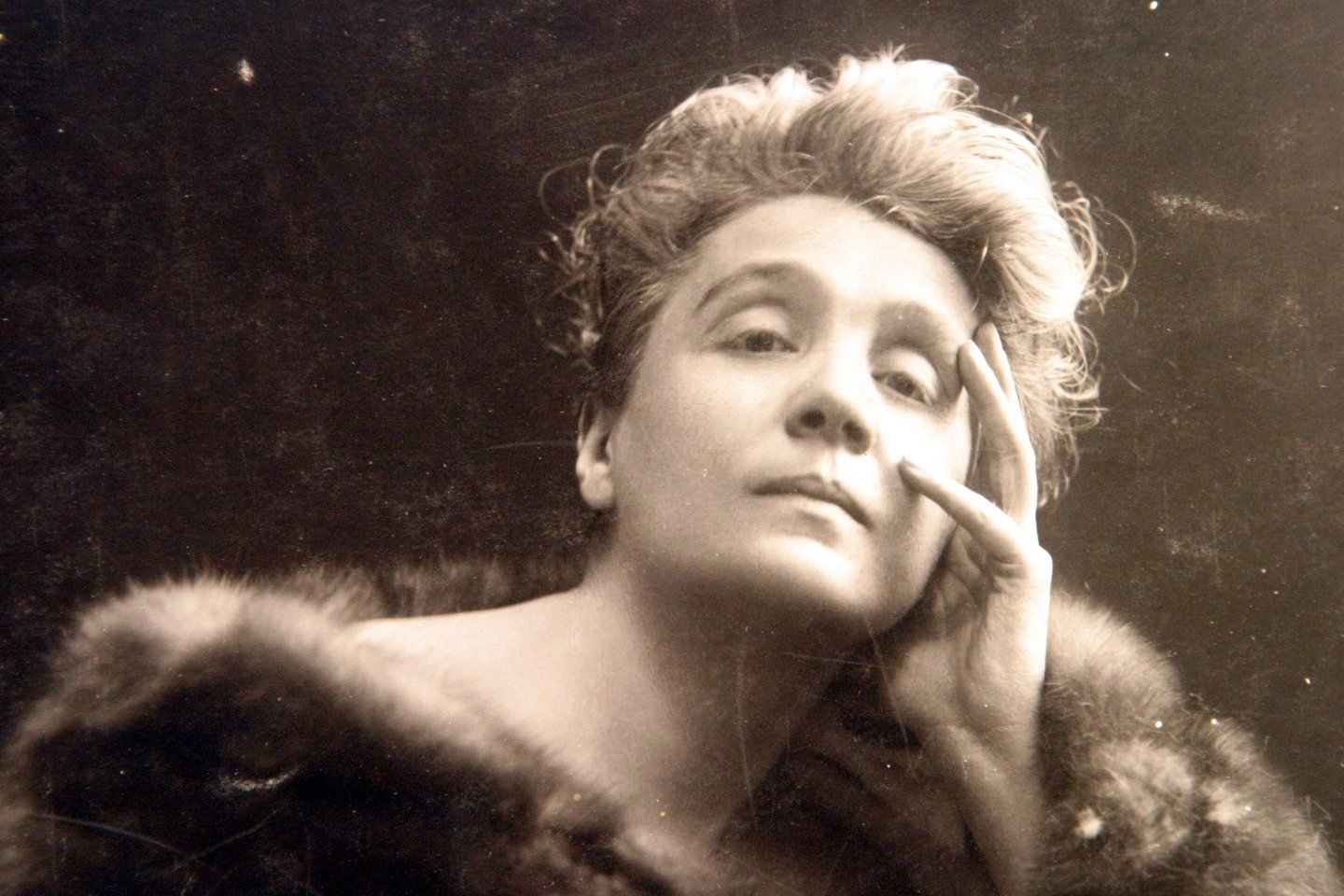 http://www.cinefilos.it/tutto-film/approfondimenti/eleonora-duse-i-100-anni-di-cenere-298956