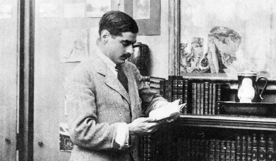 Boy Capel che legge nel suo appartamento (1911) 