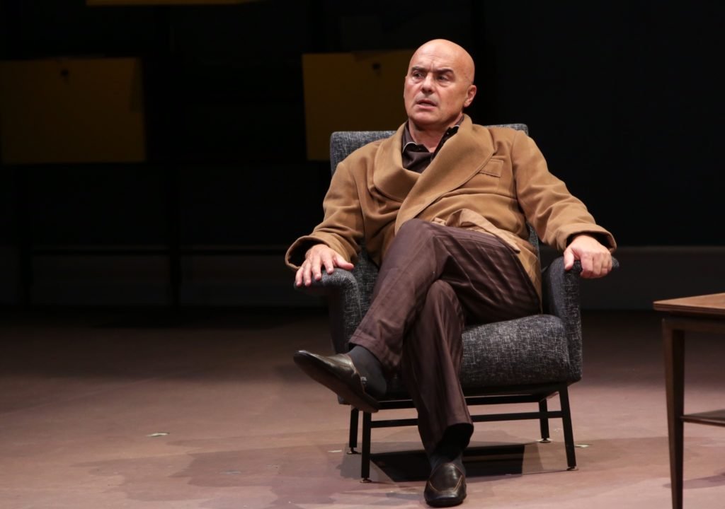 Scena dello spettacolo da http://www.lavocedinewyork.com