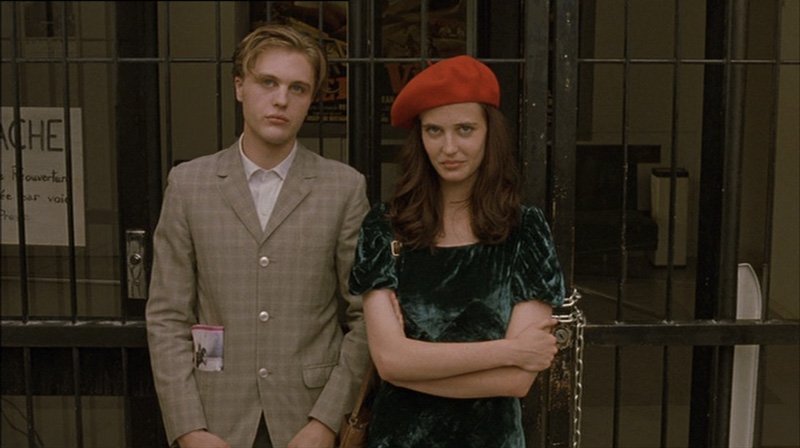 Isabelle e Matthew - primo incontro durante la protesta alla Cinémateque