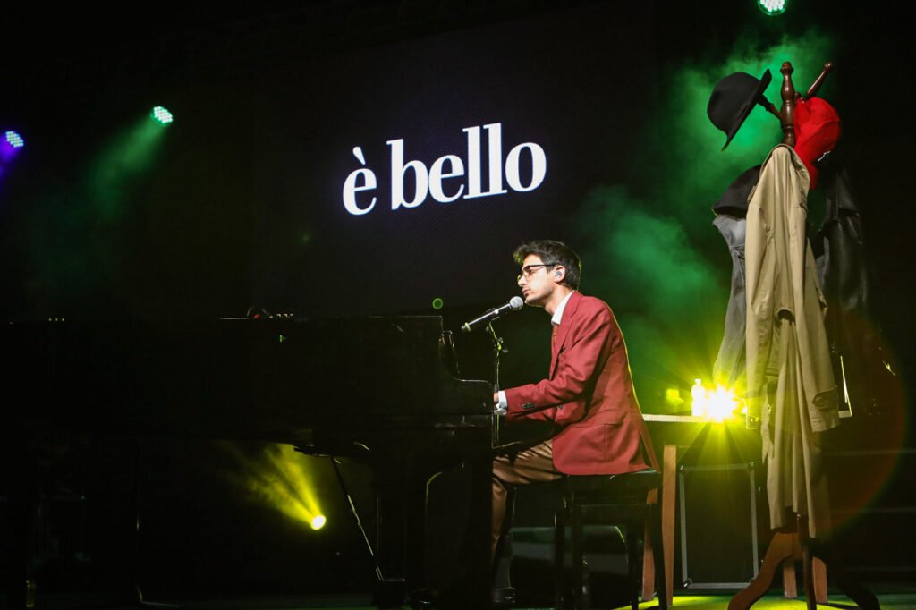 Valerio Lundini a teatro