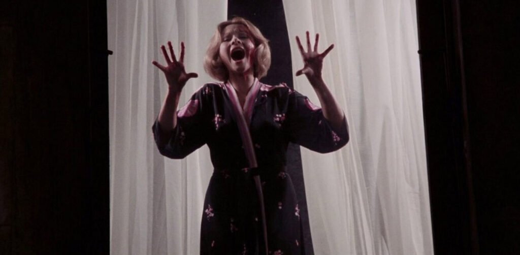 La famosa scena dell'urlo nel film Profondo Rosso di Dario Argento