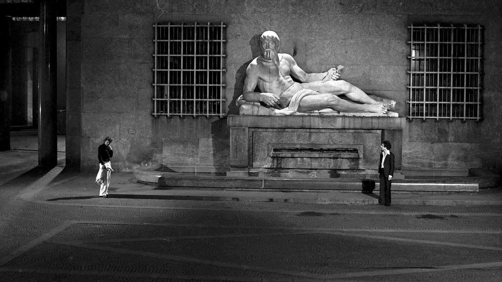 Piazza CLN a Torino in una scena di Profondo Rosso di Dario Argento